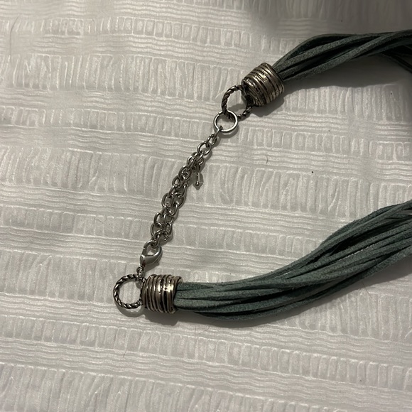 Necklace, beads and leather - Picture 5 of 5